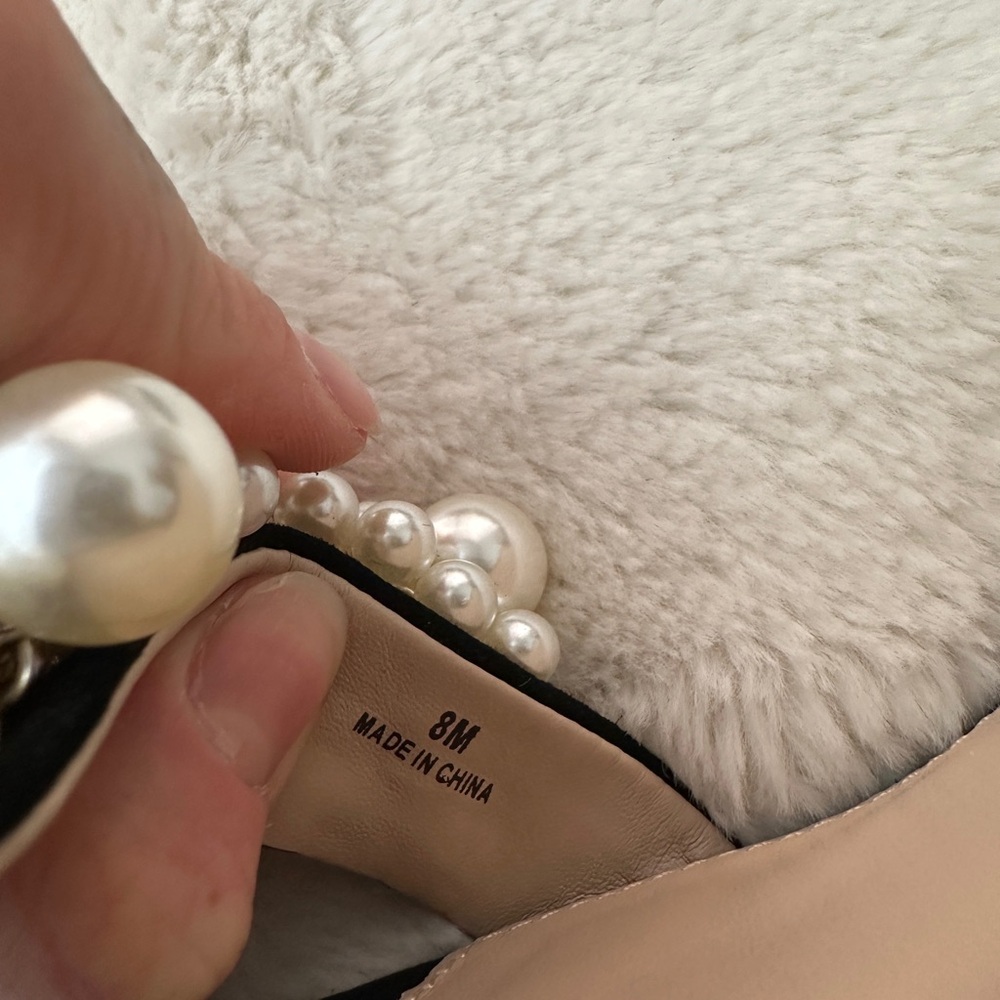 Women's Pelle Moda Vacie Imitation Pearl Heels - Picture 7 of 10